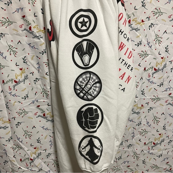 Marvel Cropped White Sweater Size XL - Picture 4 of 12